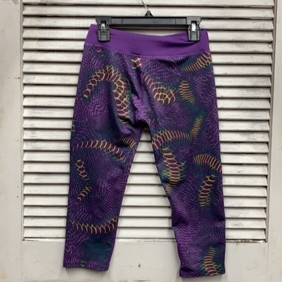 Under Armour Capri Leggings size YM - Picture 4 of 4